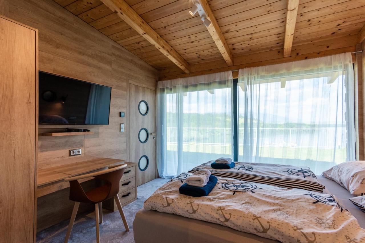 Marina Liptov Pri Liptovskej Mare Hotel Bobrovník Buitenkant foto