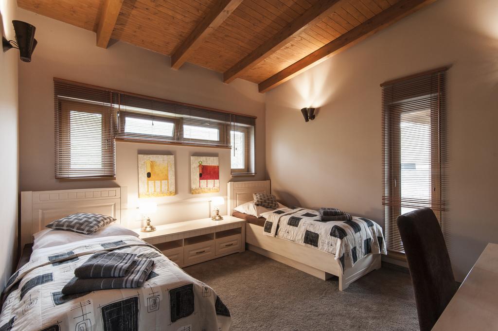Marina Liptov Pri Liptovskej Mare Hotel Bobrovník Buitenkant foto