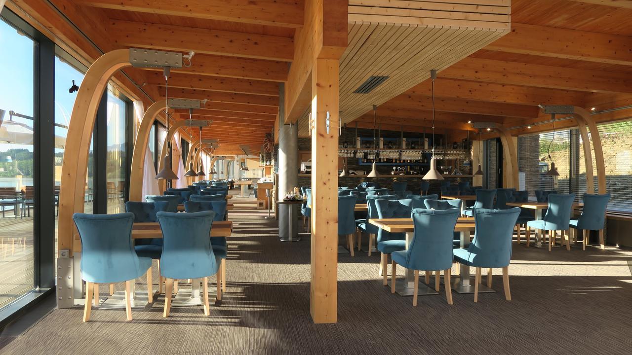 Marina Liptov Pri Liptovskej Mare Hotel Bobrovník Buitenkant foto
