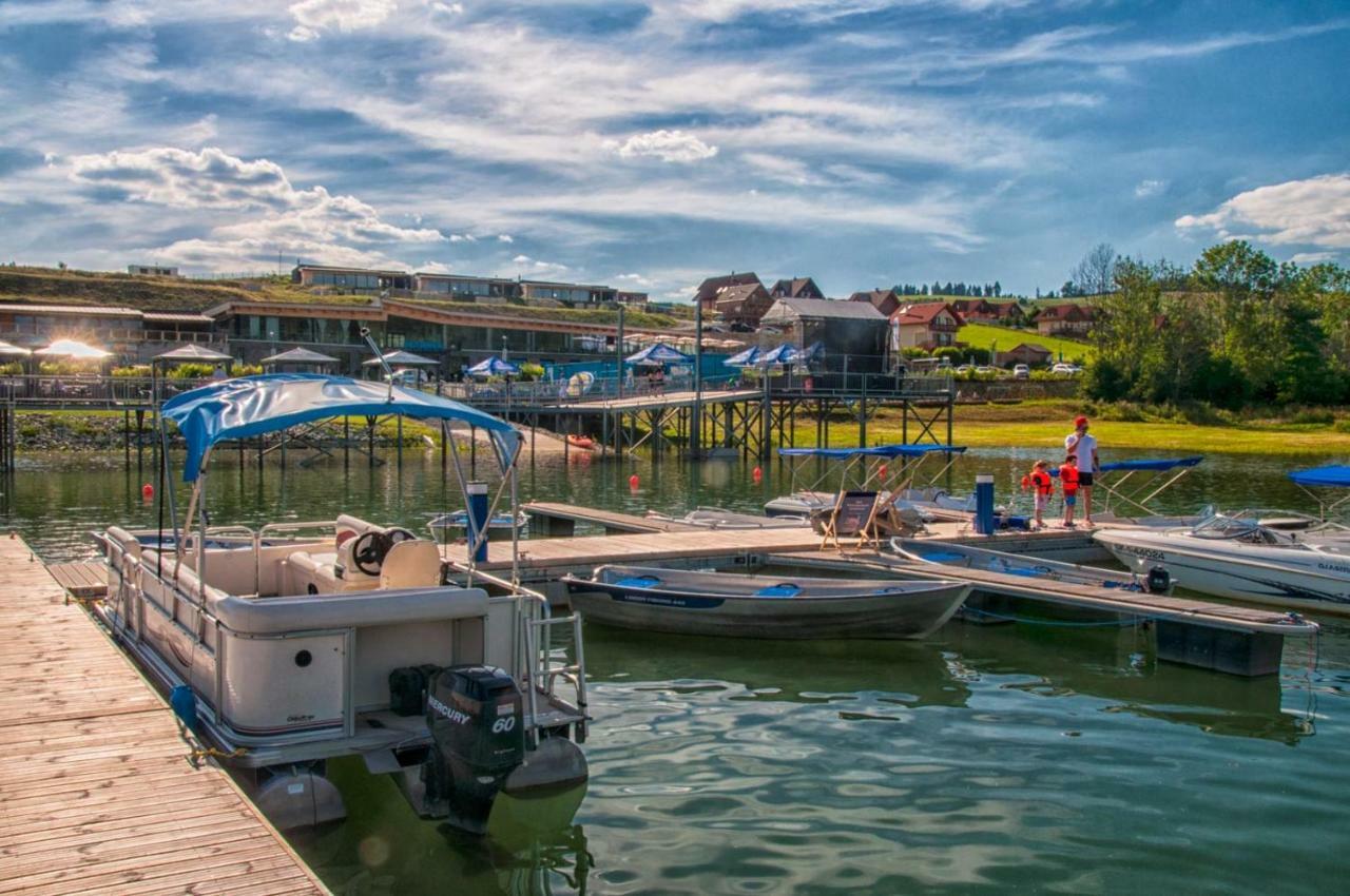 Marina Liptov Pri Liptovskej Mare Hotel Bobrovník Buitenkant foto
