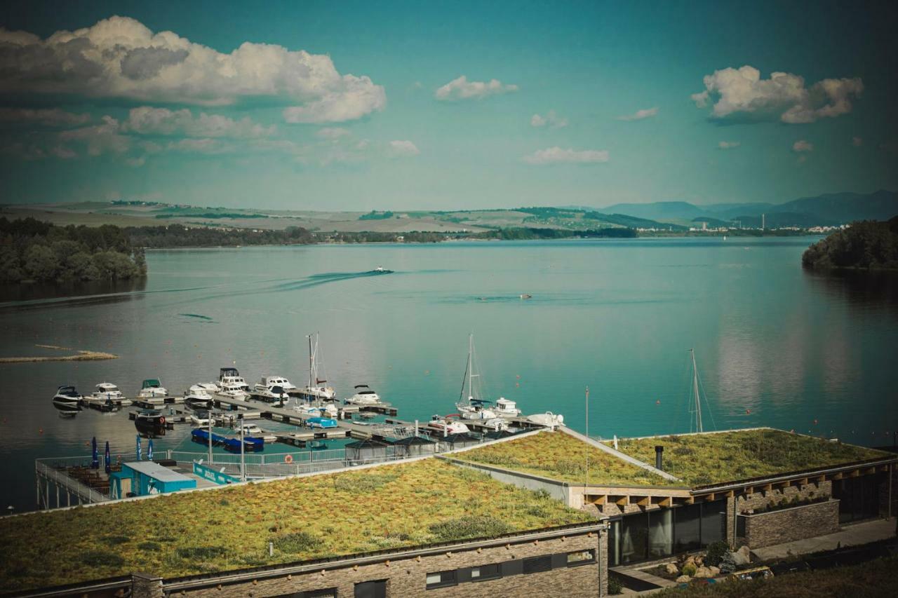 Marina Liptov Pri Liptovskej Mare Hotel Bobrovník Buitenkant foto